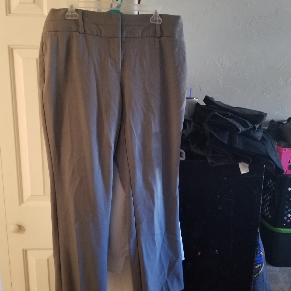 Maurices 11/12 short grey slacks